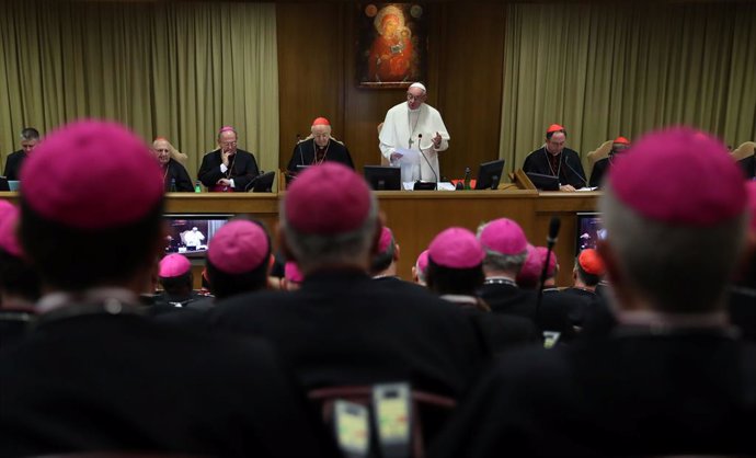 El Papa Francisco habla durante el Sínodo de los Obispos