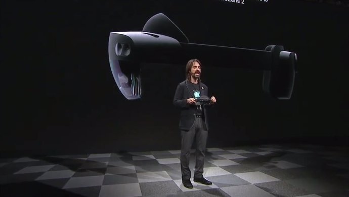 Microsoft presenta sus nuevas gafas holográficas HoloLens 2, que permiten intera