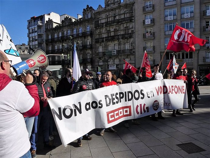 Manifestación en Vigo en rechazo del ERE propuesto por Vodafone