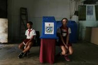 Concluye la jornada de votación del referéndum constitucional de Cuba con más de 7,5 millones de participantes