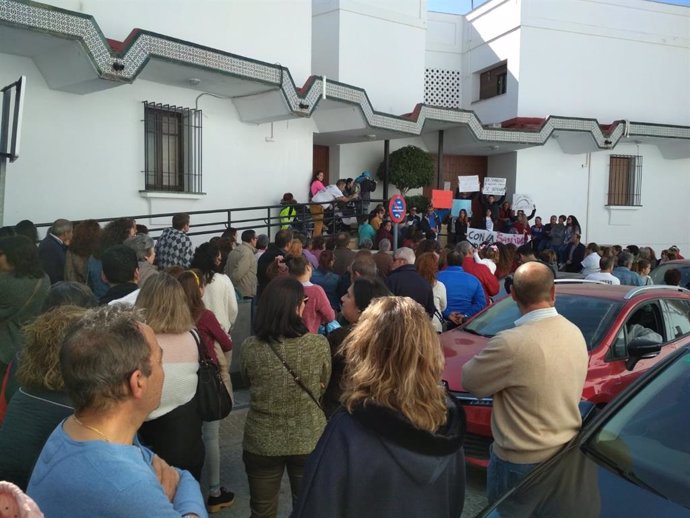 Sevilla.- Manifestación en Osuna por la "pésima situación" del centro de salud y