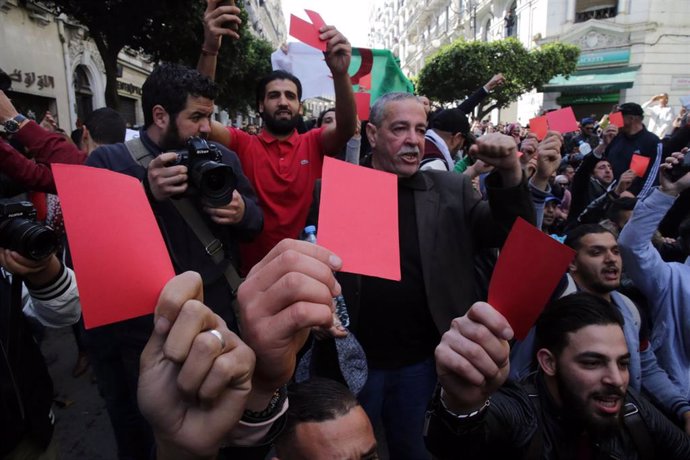 Protesta en Argel contra un quinto mandato de Abdelaziz Buteflika como president