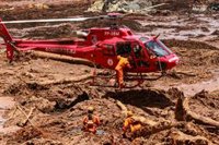 Más de 130 personas siguen desaparecidas un mes después del derrumbe de la presa en Brasil