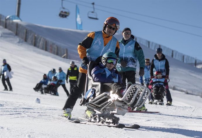 Grandvalira acerca el mundo de la competición de esquí a personas con diversidad