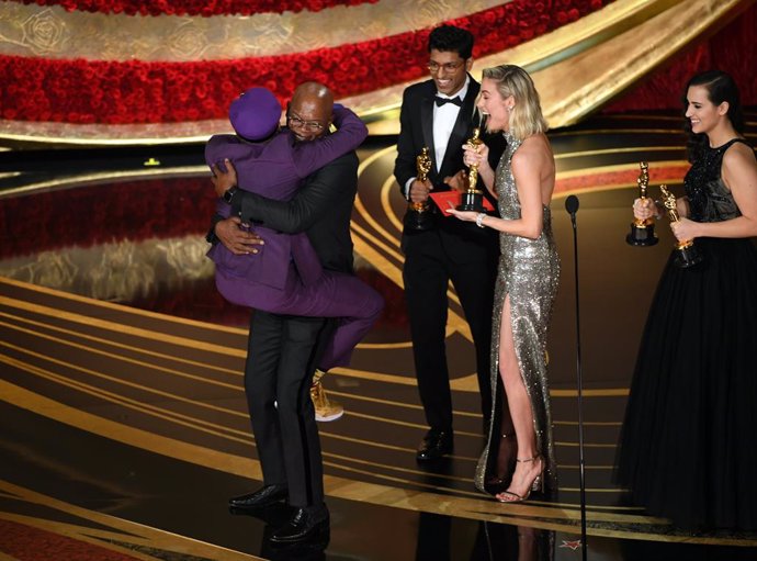 Spike Lee, a los brazos de Samuel L. Jackson en los Oscar 2019