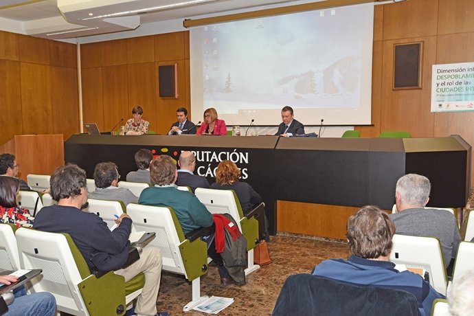 [Grupoextremadura] Nota, Fotos Y Audios Jornadas Despoblamiento Y Ciudades Inter