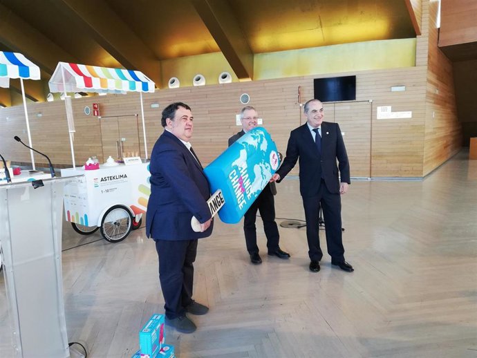 Ernesto Gasco, José Ignacio Asensio e Iñaki Arriola