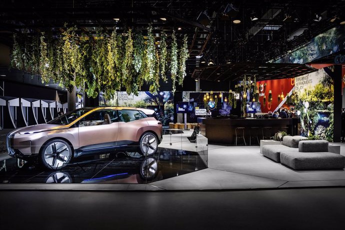 BMW incorporará en el iNext, desde 2021, funciones de interacción gestual, de vo