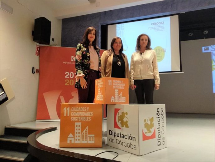 Carrillo, entre Cañete (izda.) y de la Cruz, en la presentación