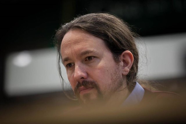 el secretario general de Podemos, Pablo Iglesias, y el subdirector de La Vanguar