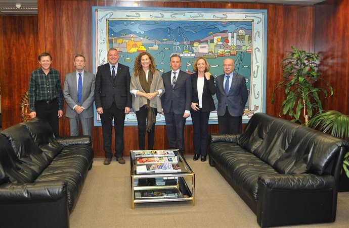 [Grupoalmeria] Nota De Prensa: La Presidenta De Puertos Del Estado Recibe A Los 