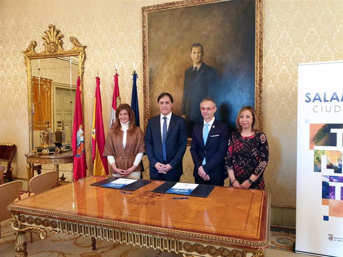 Sánchez Bellota, el alcalde (2I), el rector y Susana Pérez