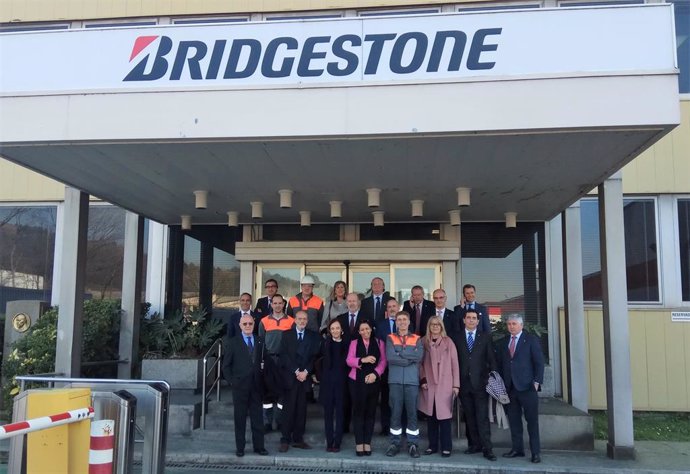 El Cuerpo Consular visita la planta de Bridgestone en Basauri