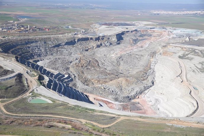 Imagen aérea de la mina de Cobre Las Cruces tras un corrimiento de tierra