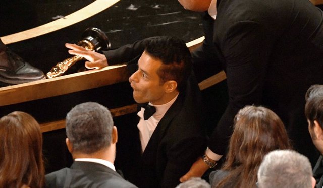 Rami Malek, atendido por paramédicos en los Oscar 2019 tras una caída después de