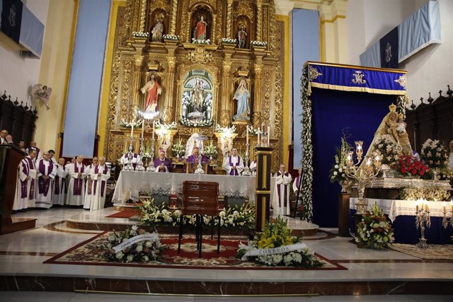 El obispo de Córdoba preside en Pozoblanco el funeral por el misionero salesiano