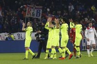 El FC Barcelona suspende cautelarmente a un grupo de socios y dos peñas por los incidentes en Lyon