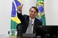 El Gobierno de Brasil pide que en las escuelas se lea en voz alta el eslogan de Bolsonaro