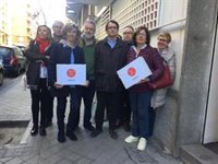 De la Rocha presenta 450 avales para las primarias del PSOE y dice que la "verdadera confrontación" es el voto secreto