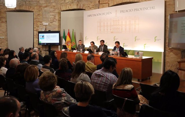 Presentación del libro 'Apuntes históricos sobre la farmacia en Jaén'.