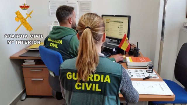 La Guardia Civil de Illescas investiga a seis menores por difundir pornografía i
