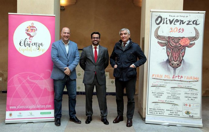 Autoridades en la presentación de la Feria del Toro de Olivenza 2019