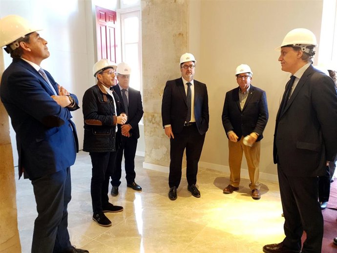 Fernando Rey y el alcalde de Salamanca visitan las obras