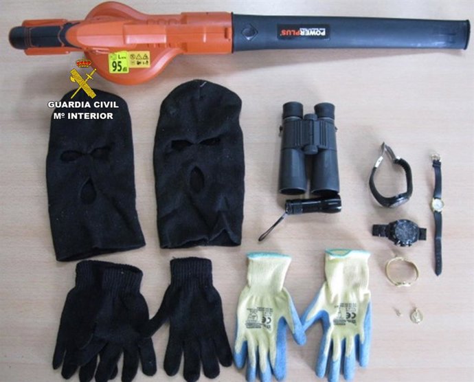 Detenidos 'in fraganti' cinco jóvenes por robos en domicilios en Felanitx