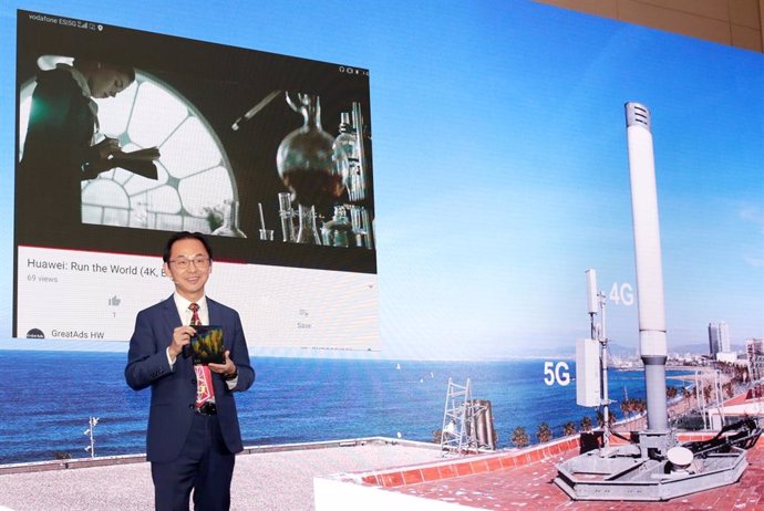Huawei anuncia un servicio de vídeo 4K bajo demanda para su Mate X plegable apoy