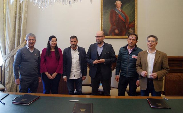 Acuerdo del Ayuntamiento de Santiago con sindicatos por la carrera profesional