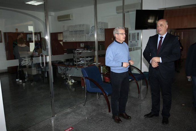 Antonio Ruiz (dcha.) en su visita a Alcaracejos