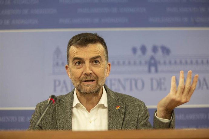 El portavoz Adelante Andalucía, Antonio Maíllo, en rueda de prensa hace unas sem