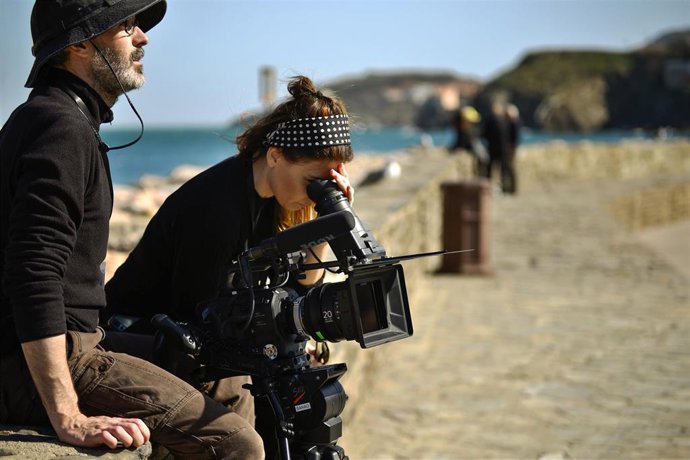 La cineasta andaluza Laura Hojman rueda en Francia su documental 'Los días azule