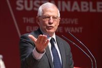 Delgado dice que Borrell es un "magnífico ministro" y que encabece la lista a Europa será bueno para las elecciones