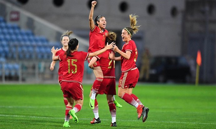 Selección femenina de fútbol