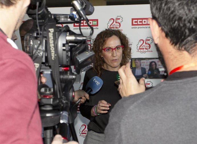 Nuria López (CCOO-A) atiende a los medios