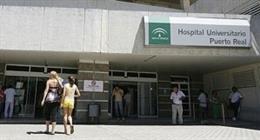 Cuatro heridos, una menor, en una colisión entre dos turismos en la A-381 a su p