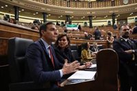 Sánchez, atacado desde derecha e izquierda por su posición sobre Venezuela