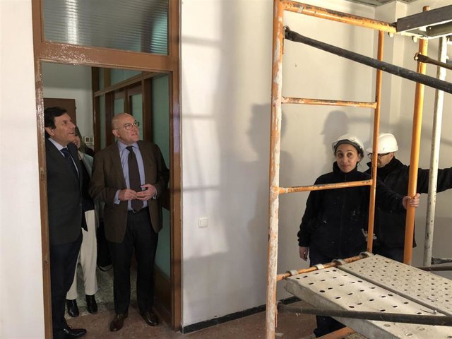 Carnero visita el centro asistencial Doctor Villacián