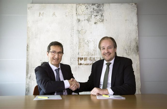 El presidente de Fundación Sa Nostra, Jaime Canudas; y el director corporativo d