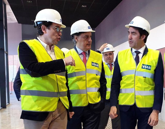 El consejero de Fomento en la visita a la estación de autobuses de Salamanca