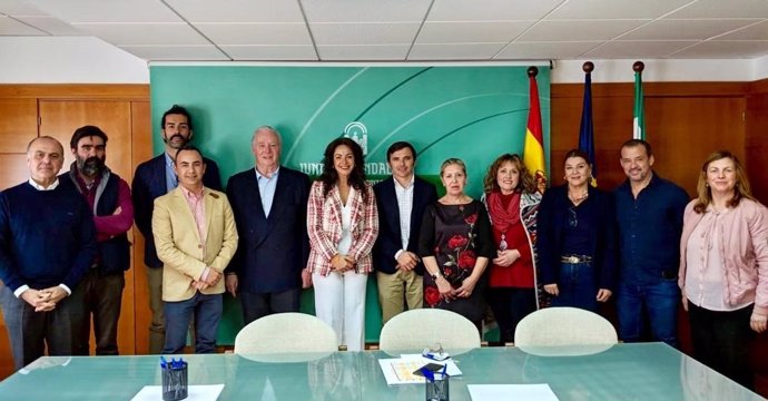 Huelva.- La delegada de Turismo mantiene un encuentro con el Consejo Empresarial