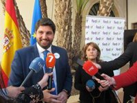 López Miras: "la sociedad necesita políticos valientes, que den la cara y no tengan nada que esconder"