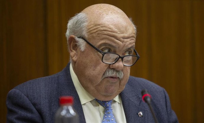 Comisión parlamentaria del consejero de Salud y Familias, Jesús Aguirre