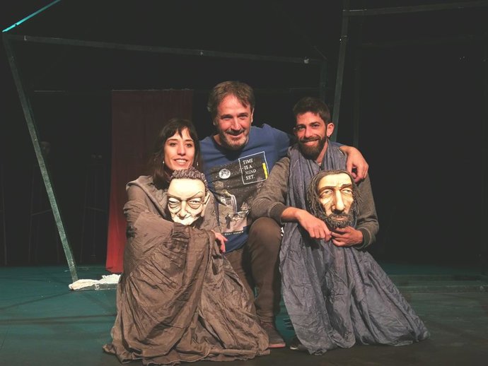 Cultura.- Dos actores cargados de títeres dan vida a la "sorpresiva" 'Celestina'