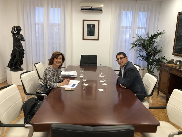 La secretaria de Estado de Empleo, Yolanda Valdeolivas, y el conseller de Trabaj