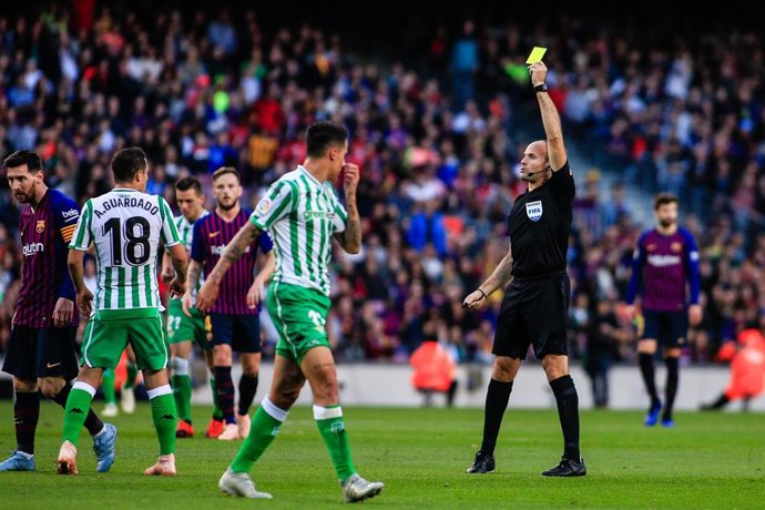 Soccer: La Liga - Barcelona v Betis