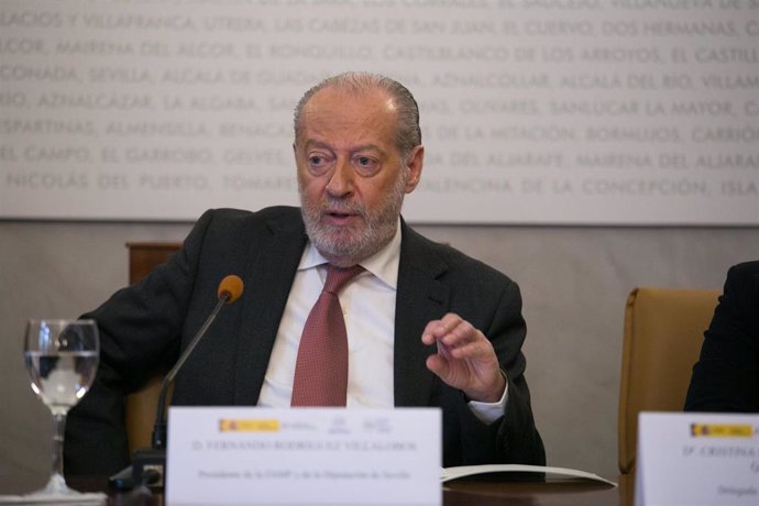 El presidente de la FAMP y de la Diputación de Sevilla, Fernando Rodríguez Villa