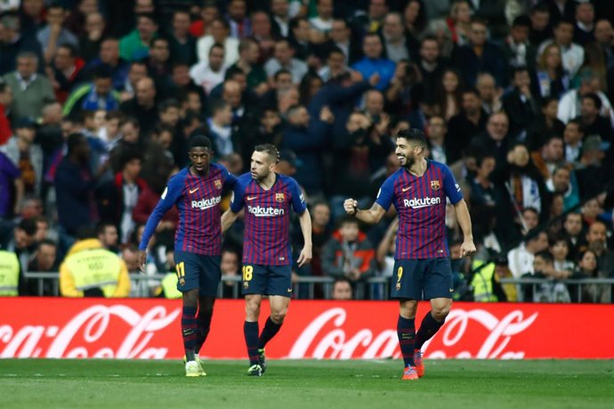 Els jugadors del Bara celebrant un gol