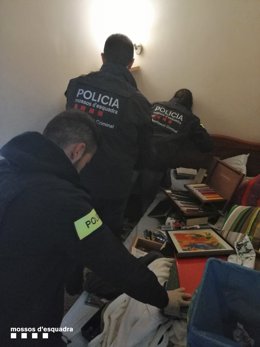Un detenido por grabar a mujeres en los lavabos de dos bares de Barcelona